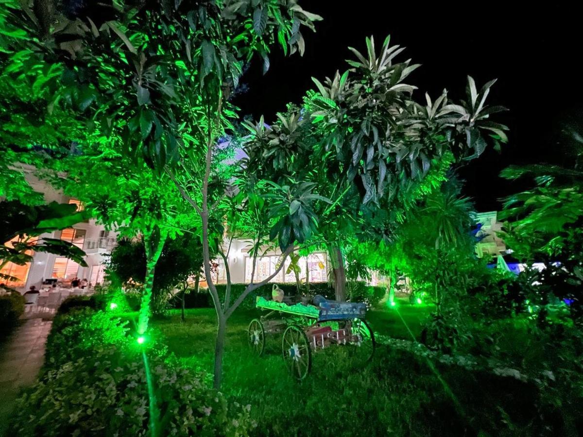 Golden Sunset Hotel&Spa Kemer Ngoại thất bức ảnh The garden of the house