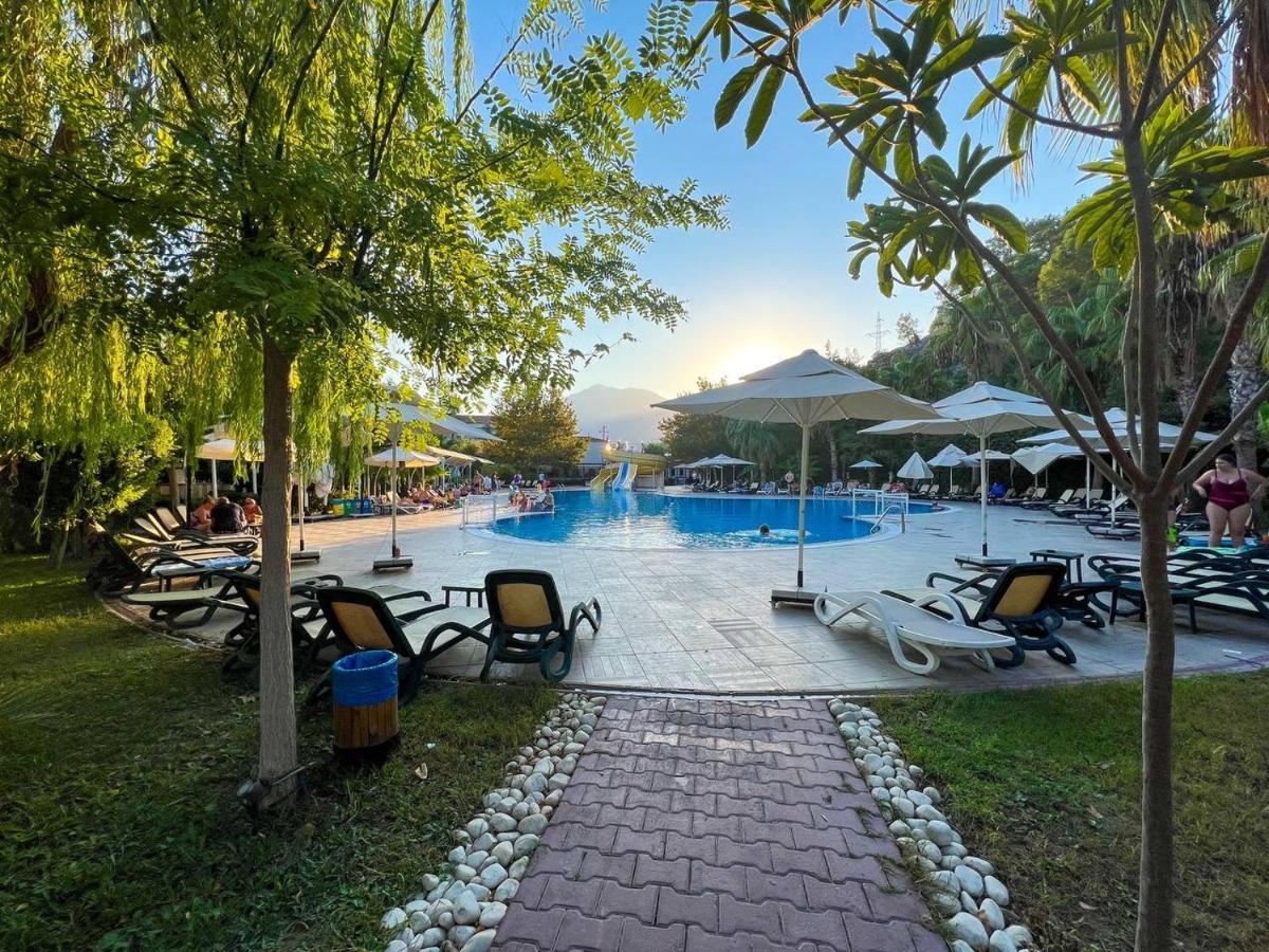Golden Sunset Hotel&Spa Kemer Ngoại thất bức ảnh The pool at the hotel