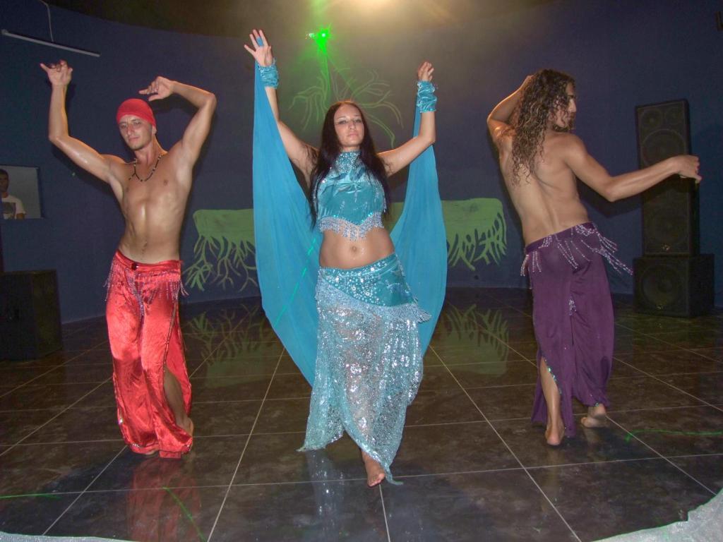 Golden Sunset Hotel&Spa Kemer Ngoại thất bức ảnh Belly dancers in Egypt