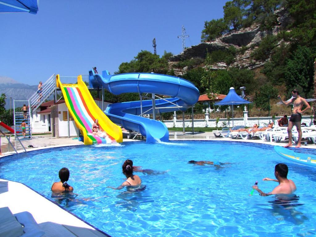 Golden Sunset Hotel&Spa Kemer Ngoại thất bức ảnh A water park in Turkey